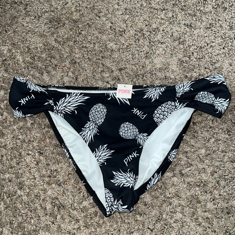 Black‎ White Pineapple VS Bikini Bottoms